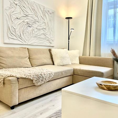 James Bond Apartment Old Town 布拉迪斯拉发 外观 照片