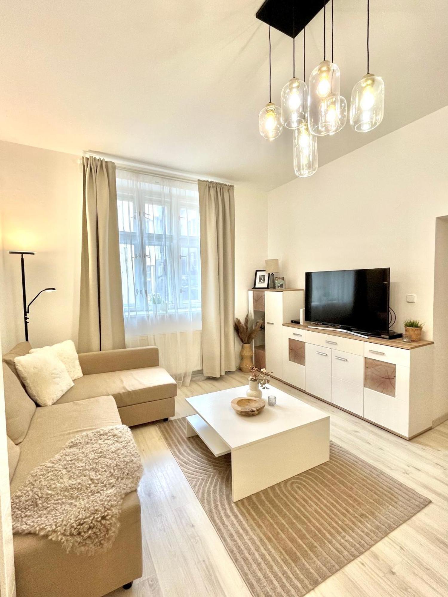 James Bond Apartment Old Town 布拉迪斯拉发 外观 照片