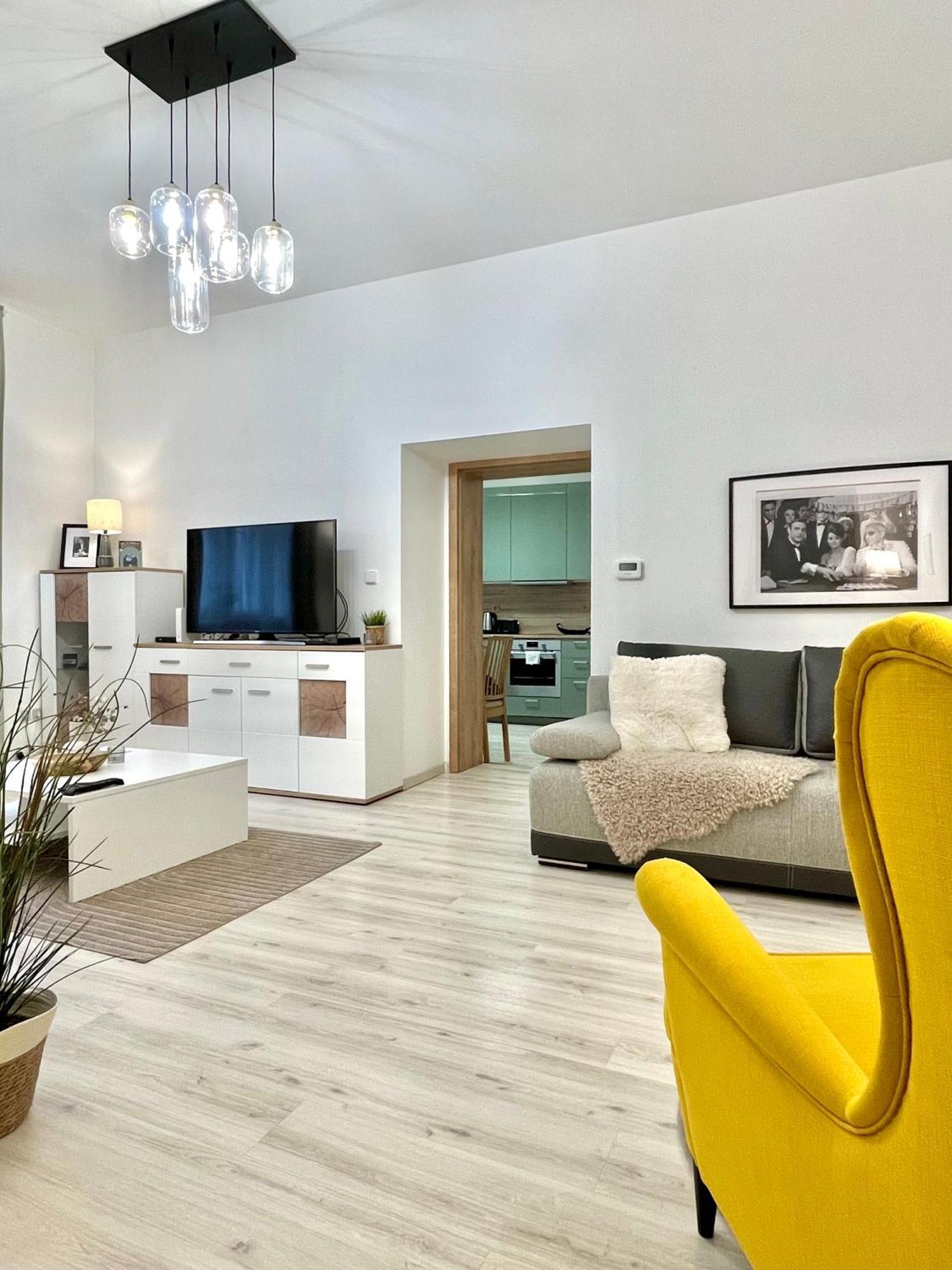 James Bond Apartment Old Town 布拉迪斯拉发 外观 照片