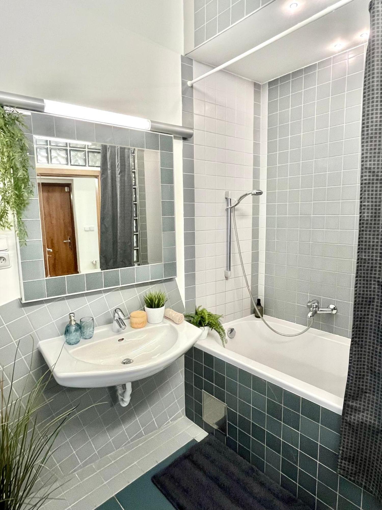 James Bond Apartment Old Town 布拉迪斯拉发 外观 照片
