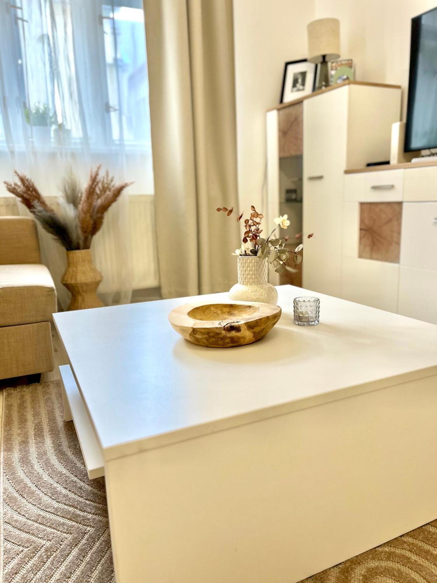 James Bond Apartment Old Town 布拉迪斯拉发 外观 照片