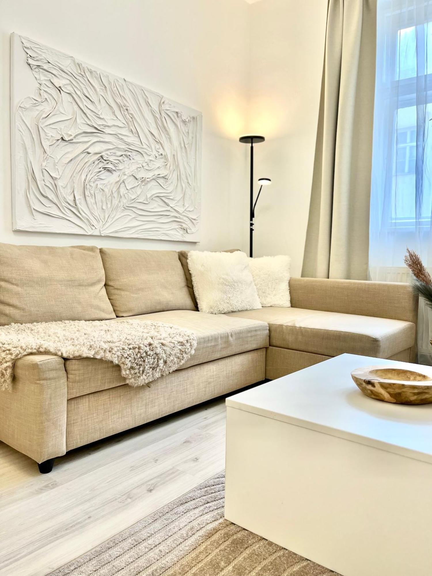 James Bond Apartment Old Town 布拉迪斯拉发 外观 照片