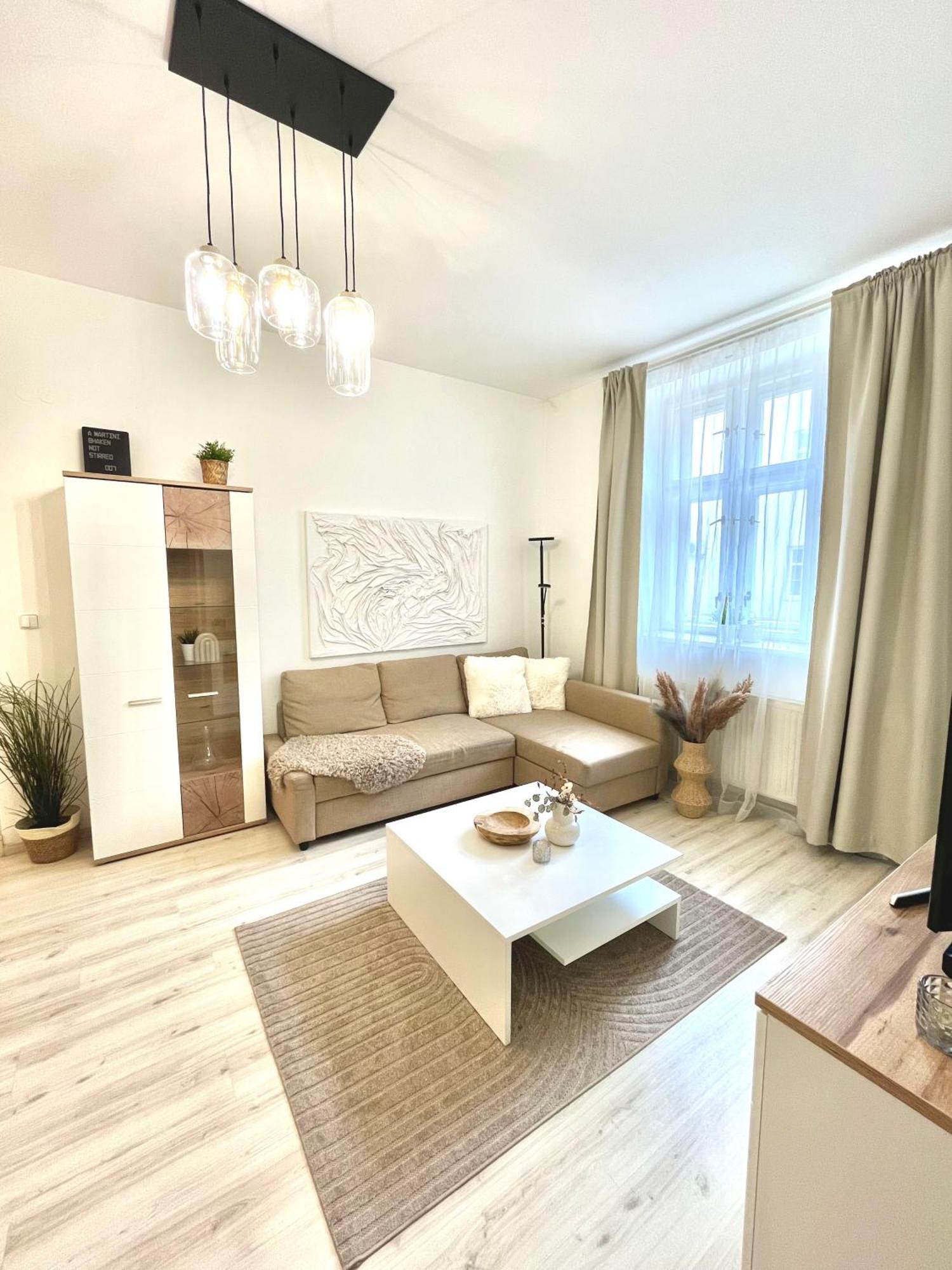 James Bond Apartment Old Town 布拉迪斯拉发 外观 照片